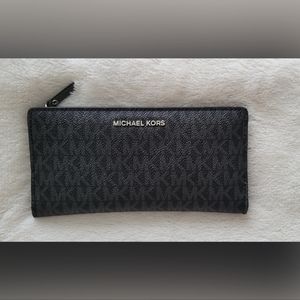 💚Michael Kors Wallet💚
